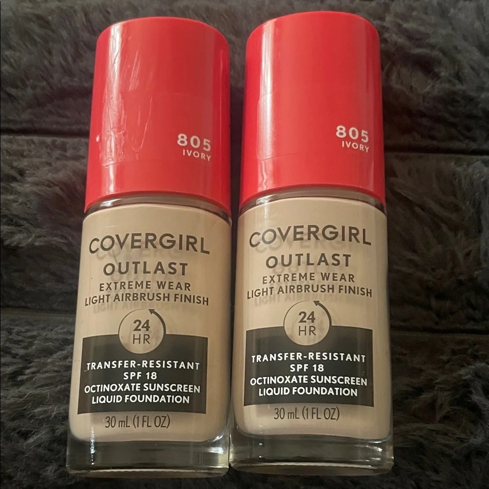 Covergirl Outlast Extreme Wear 3-in-1 Foundation in the shade 805 Ivory